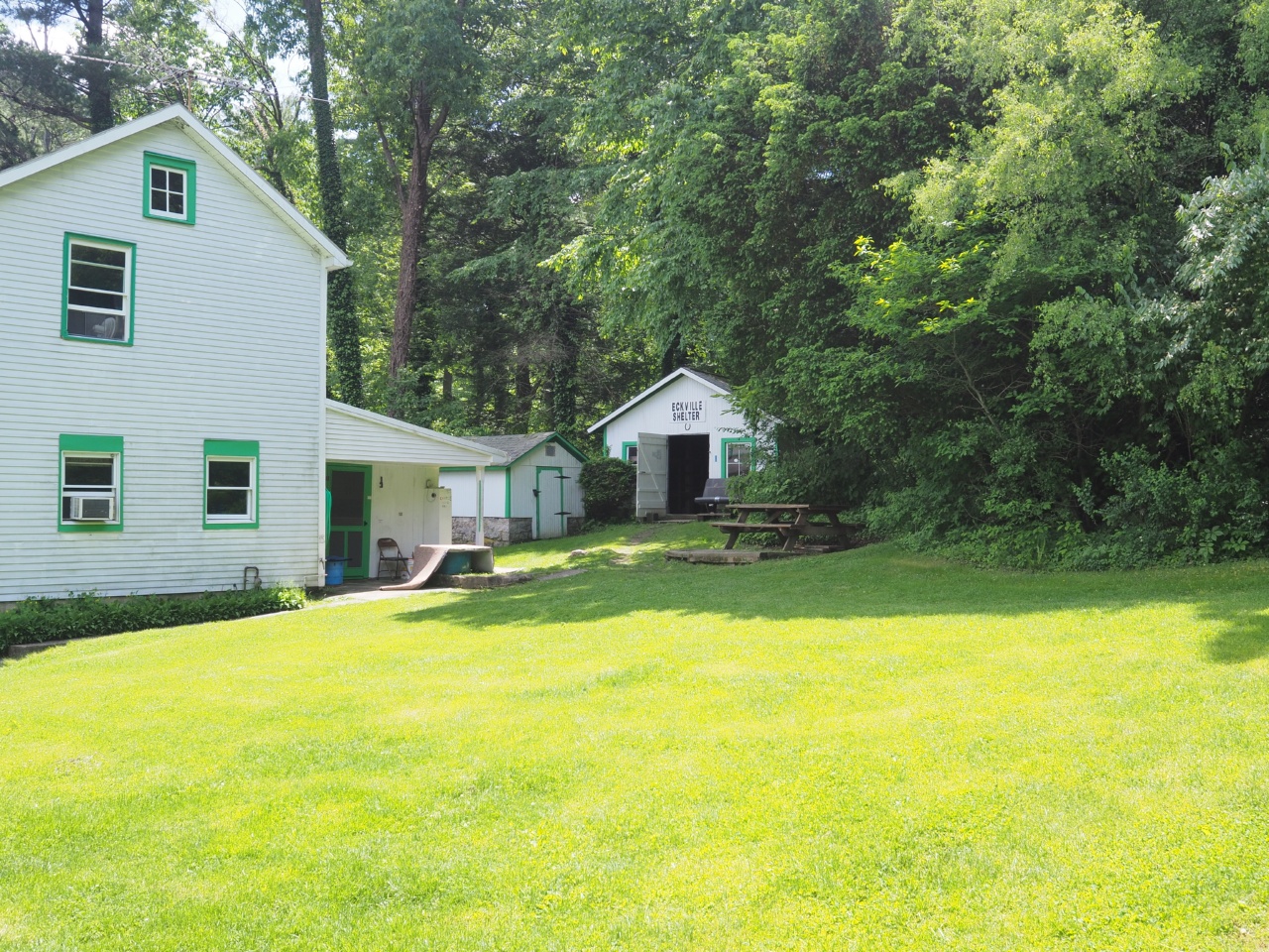 eckville shelter